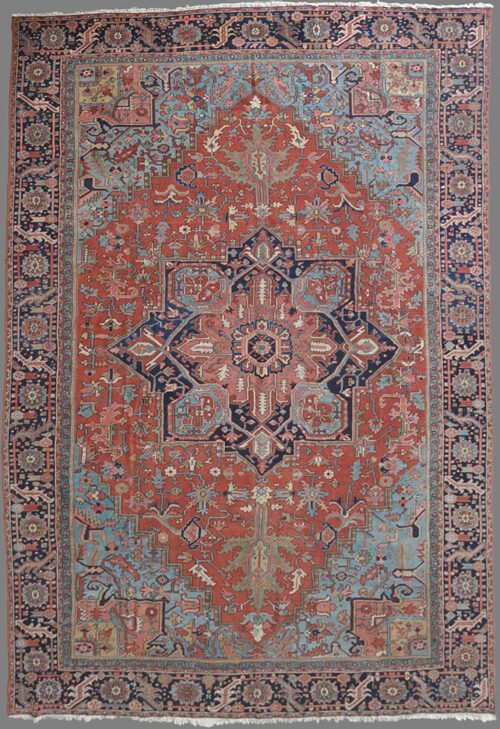 Antique Heriz Carpet 554x368cm