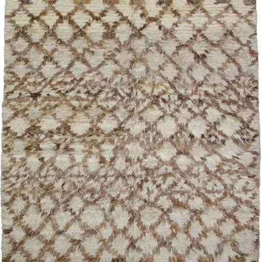 alt="Mashreq Gabbeh rug made with undyed handspun wool" alt="Minimalist Gabbeh rug with soft long pile and natural tones" alt="Modern Persian Gabbeh with organic wool and simple design" alt="Luxury handmade wool rug with tactile softness and elegant style"