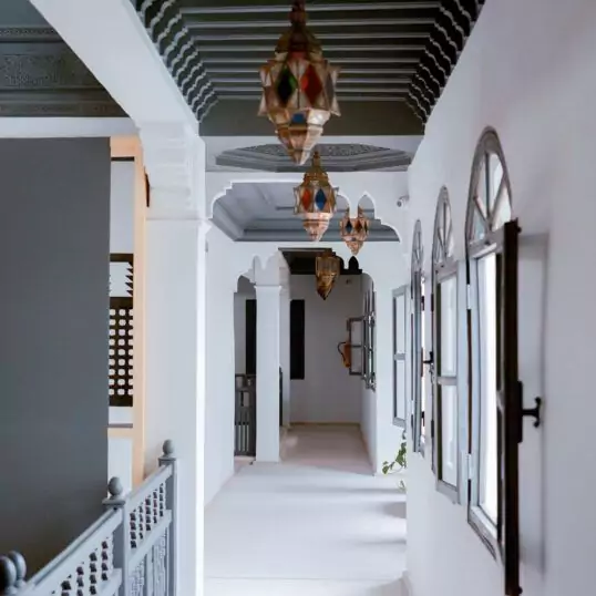 13432-Ushak-126x81cm-mock.jpg