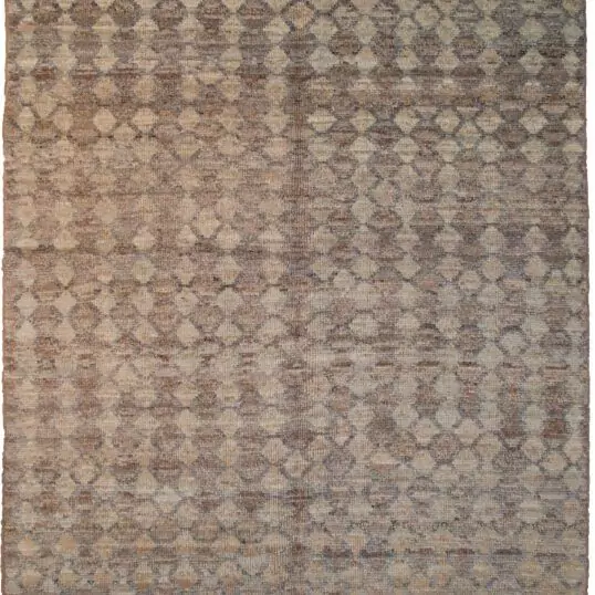 alt="Modern Ushak weave rug with tonal colour shading" alt="Handspun wool rug with subtle 3D effect and natural dyes" alt="Contemporary Persian-style rug with soft texture and depth" alt="New production Ushak weave carpet for modern interiors"