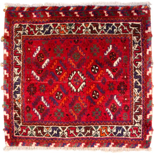alt="Nomadic bag with deep red field and fish motifs in lozenge pattern" alt="Tribal Persian bag with cream border and shiny wool" alt="Handwoven wool nomadic textile with geometric fish design" alt="Vintage tribal bag from Iran with red and cream colour scheme"