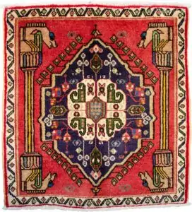 alt="Qashqai rug with Persepolis pillar and Hashtgol medallion" alt="Tribal Persian rug with horse head pillar design and paisley motif" alt="Handwoven Qashqai rug with eight-flower Hashtgol medallion" alt="Torki weave Persian rug with traditional tribal design"