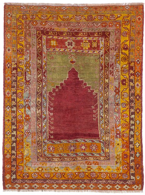 alt="Kirshehir prayer rug with stepped mihrab and floral details" alt="Traditional Turkish rug with vibrant Anatolian colours" alt="Central Turkey prayer rug with cherry red, green, violet accents" alt="Kirshehir mihrab rug with concentric niche and carnation motifs"