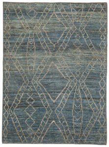 alt="Modern Ushak-style rug with handspun wool and tonal shading" alt="Contemporary design carpet with 3D effect and natural dyes" alt="New production Ushak rug with subtle colour variations" alt="Modern Persian carpet with high-quality wool and elegant pattern"