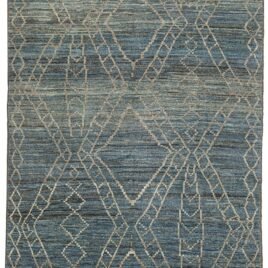alt="Modern Ushak-style rug with handspun wool and tonal shading" alt="Contemporary design carpet with 3D effect and natural dyes" alt="New production Ushak rug with subtle colour variations" alt="Modern Persian carpet with high-quality wool and elegant pattern"