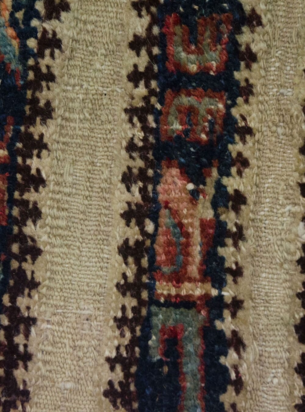 Dropbox_Mehdi-12111-Close-Up.jpg Dropbox_Mehdi-12111-Close-Up.jpg