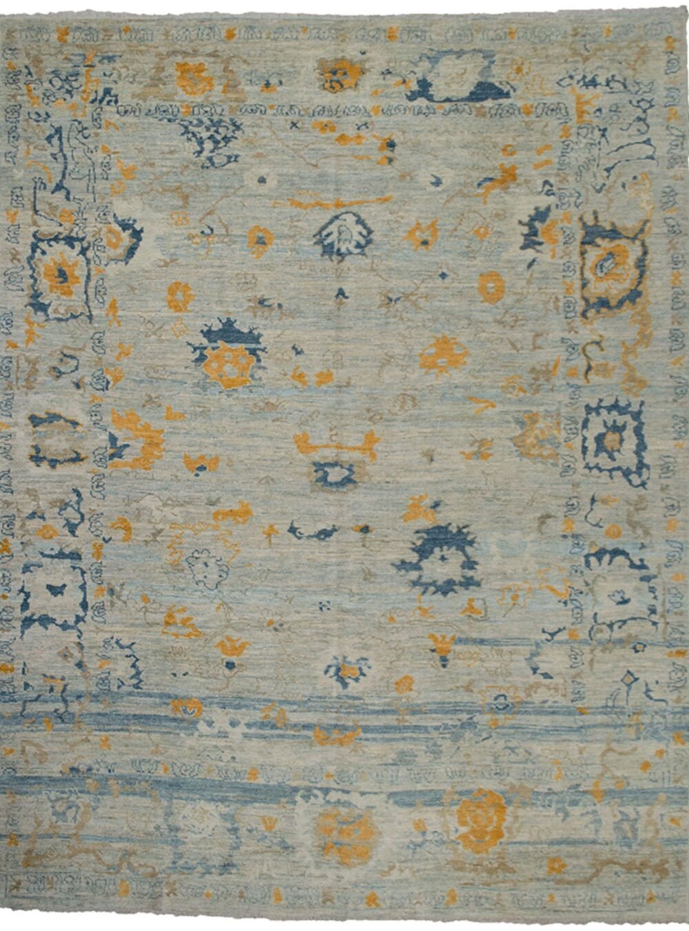 alt="Antique-finish Ushak carpet with decorative floral design" alt="Handwoven Ushak rug with aged patina and custom colour" alt="New Ushak carpet with antique look in natural dyed wool" alt="Custom Ushak rug with vintage-inspired finish and traditional weave"