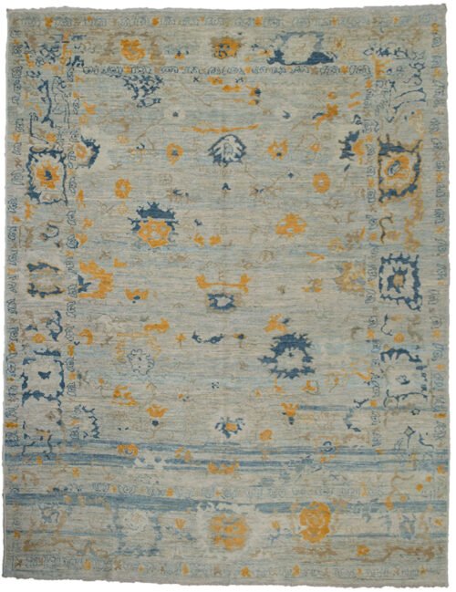 alt="Antique-finish Ushak carpet with decorative floral design" alt="Handwoven Ushak rug with aged patina and custom colour" alt="New Ushak carpet with antique look in natural dyed wool" alt="Custom Ushak rug with vintage-inspired finish and traditional weave"