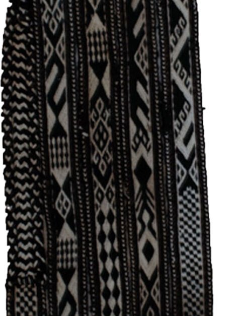 alt="Very long antique Lori tent band with black and white motifs" alt="Tribal nomadic textile from West Iran with geometric pattern" alt="Handwoven Lori tent strap with historical decorative design" alt="Collectible Persian tribal tent band for display or collection"