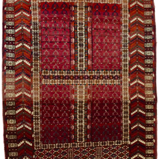 “Vintage Ensi Turkmen rug with prayer niche and abrushes” “Finely woven Turkmen prayer mat in classic red and blue” “Tribal Pardeh rug from Turkmen weavers with symbolic mihrab” “Small-format vintage rug with strong colour abrushes and rich design”