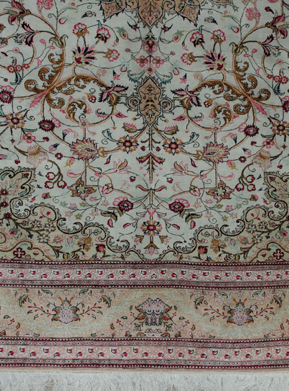 Dropbox_Mehdi-H311-Close-Up.jpg Dropbox_Mehdi-H311-Close-Up.jpg