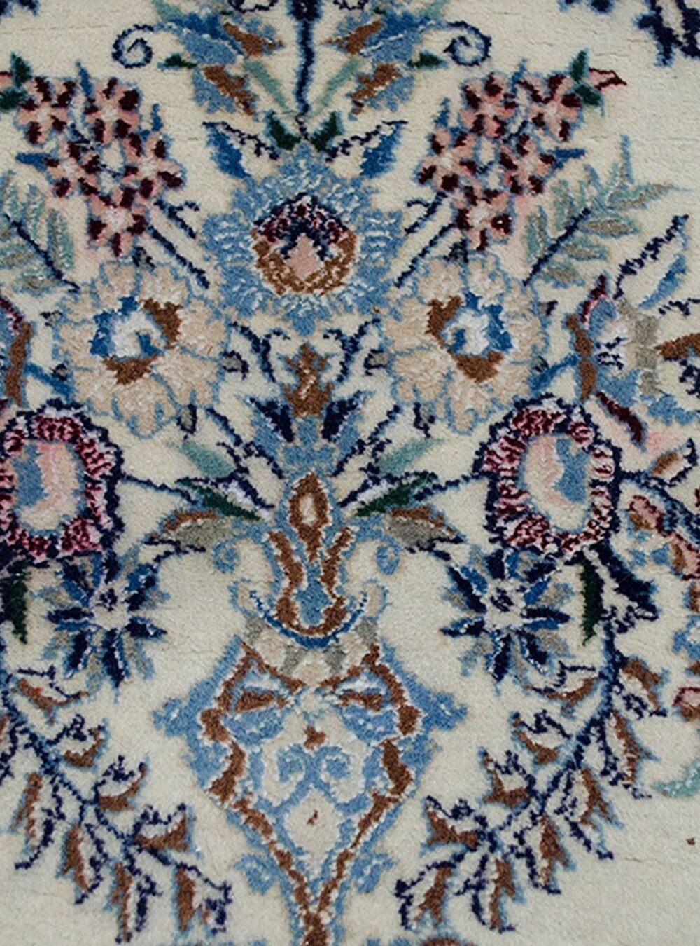Dropbox_Mehdi-M182-Close-Up.jpg Dropbox_Mehdi-M182-Close-Up.jpg
