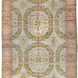alt="Antique Alcaraz carpet with cream and green all-over design and pink border" alt="Early 20th-century Spanish rug from Alcaraz region" alt="Muted antique Spanish carpet with Moorish influence and natural ageing" alt="Historic Alcaraz rug with subtle tones and rare design"