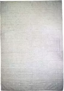 alt="Maze design Sirjan rug with soft shiny wool" alt="Part kilim, part pile rug with geometric maze pattern" alt="Modern hybrid rug-kilim in natural wool from Sirjan" alt="Contemporary decorative Persian rug with minimal maze design"