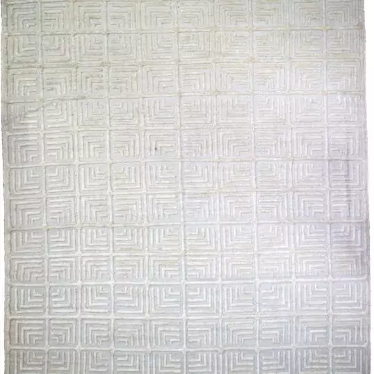 alt="Maze design Sirjan rug with soft shiny wool" alt="Part kilim, part pile rug with geometric maze pattern" alt="Modern hybrid rug-kilim in natural wool from Sirjan" alt="Contemporary decorative Persian rug with minimal maze design"