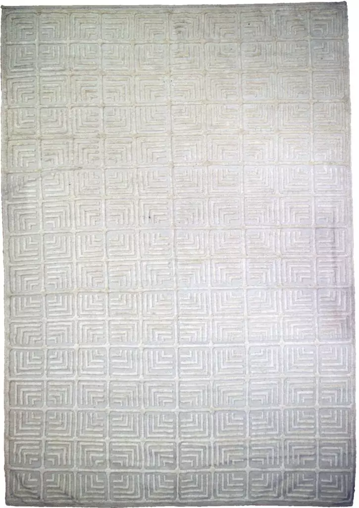 alt="Maze design Sirjan rug with soft shiny wool" alt="Part kilim, part pile rug with geometric maze pattern" alt="Modern hybrid rug-kilim in natural wool from Sirjan" alt="Contemporary decorative Persian rug with minimal maze design"