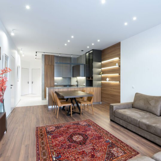 H355-Qashqai-245x154cm-mock