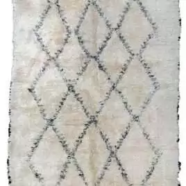 alt="Vintage Moroccan rug with full pile and lozenge pattern" alt="Two-tone Berber rug with soft wool and geometric design" alt="Minimalist Moroccan carpet in ivory and charcoal tones" alt="Full pile vintage Beni Ourain rug with traditional Moroccan motifs"