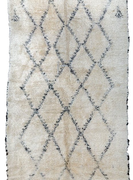 alt="Vintage Moroccan rug with full pile and lozenge pattern" alt="Two-tone Berber rug with soft wool and geometric design" alt="Minimalist Moroccan carpet in ivory and charcoal tones" alt="Full pile vintage Beni Ourain rug with traditional Moroccan motifs"