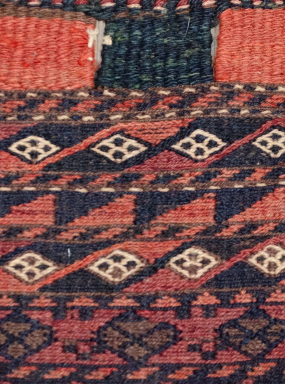M310-Close-up2 Colorful textile with geometric patterns