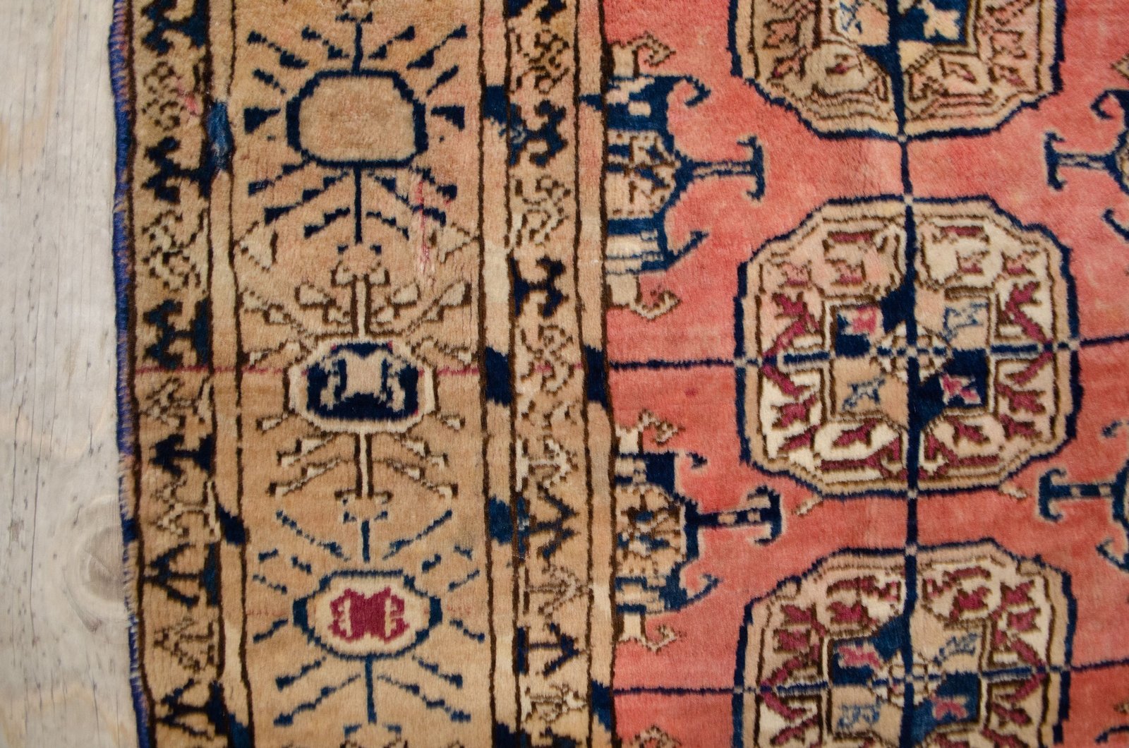 M419-Repair1 soft-red-tribal-carpet-with-cream-border