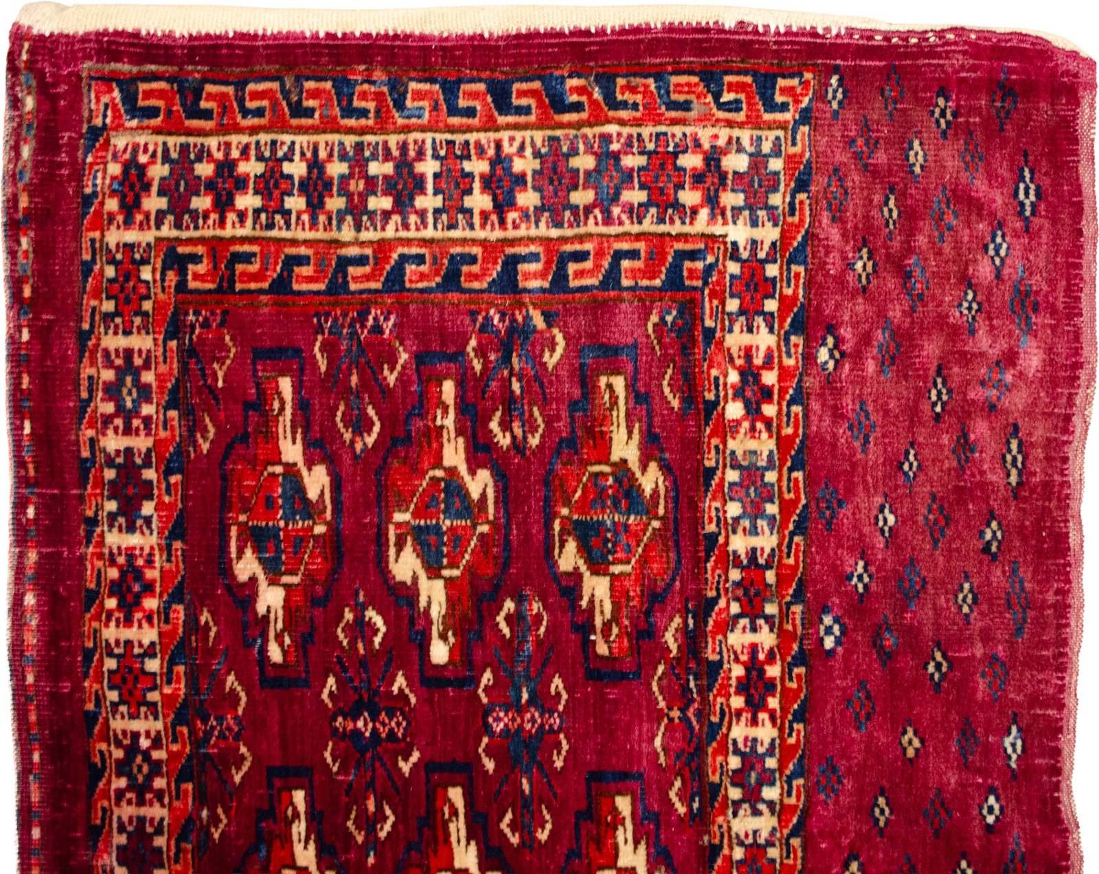 H385-Close-up nomadic-juval-bag-face-three-row-gul.jpg