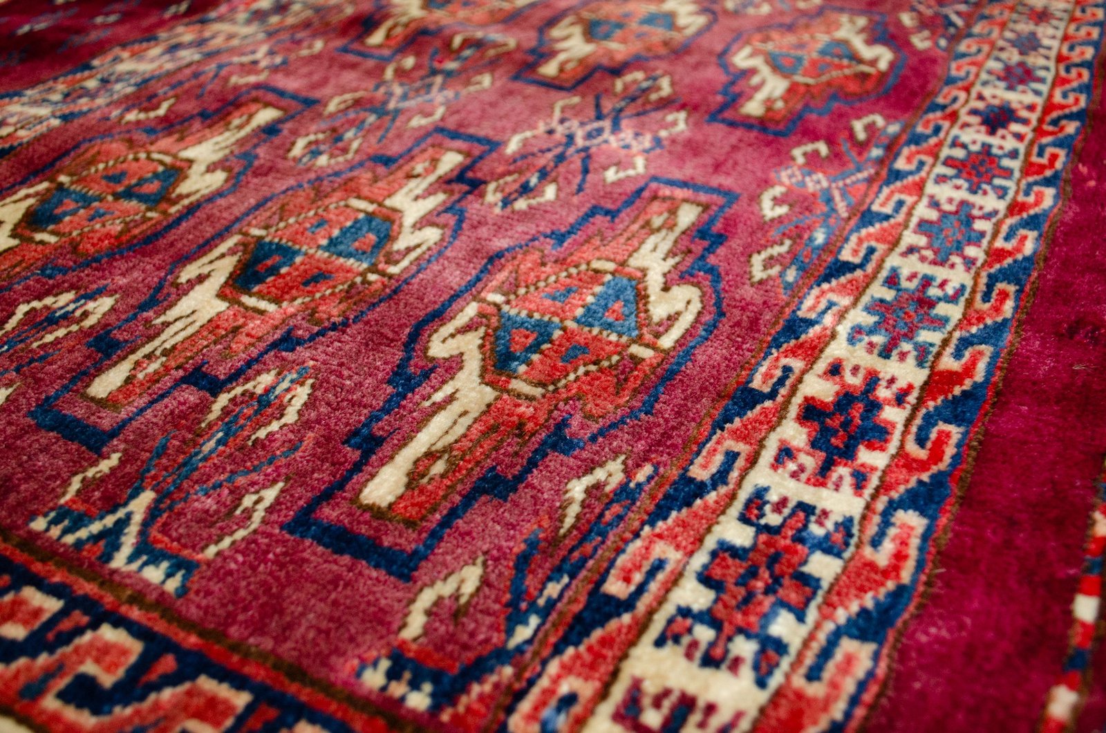 H387-Angle nomadic-juval-bag-face-three-row-gul.jpg
