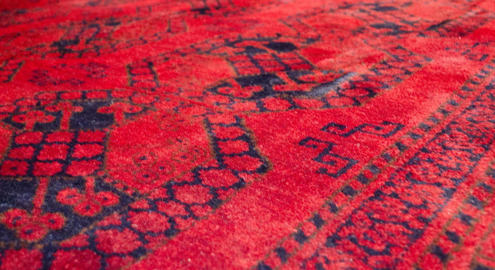H394-Angle elephant-foot-gul-two-tone-rug.jpg