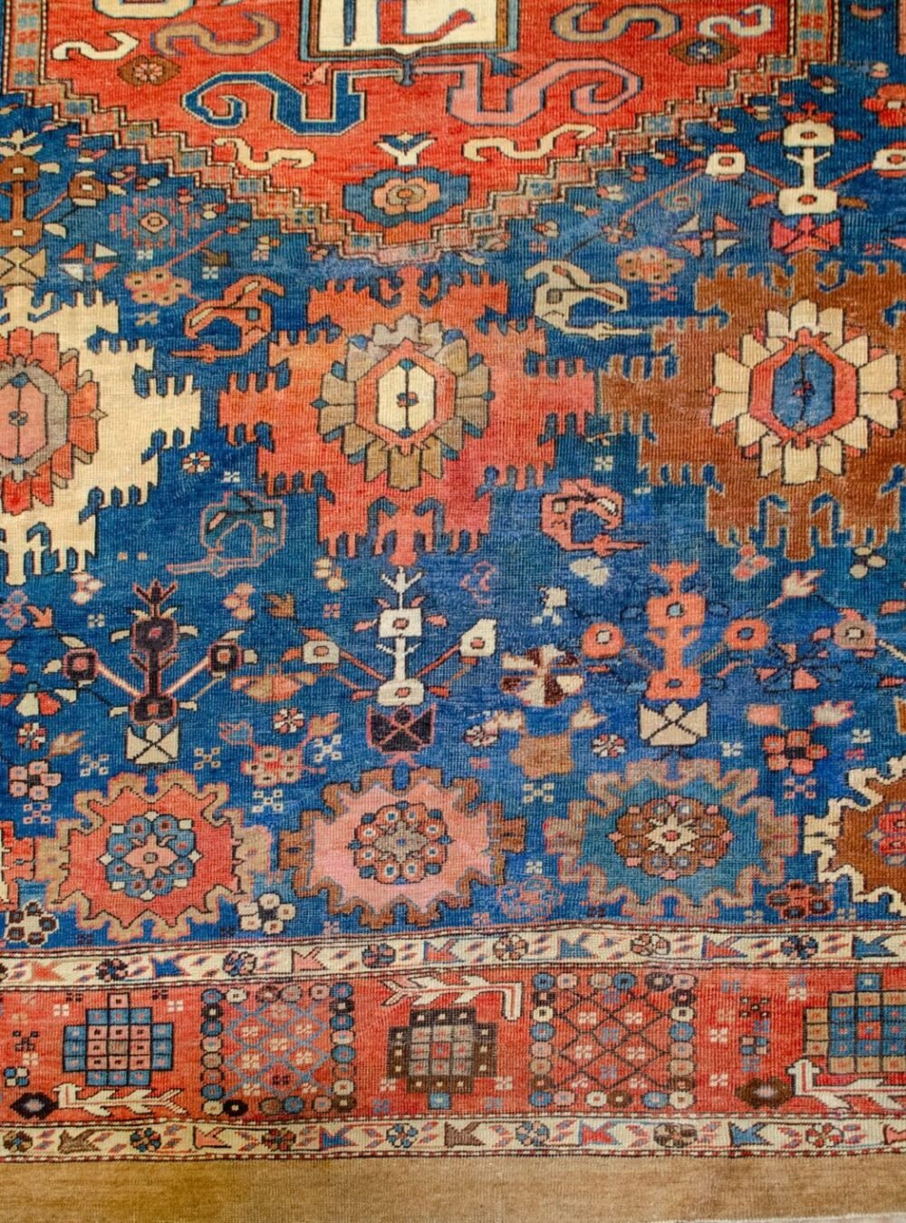 H395-Close-up2 geometric-cloudband-medallion-persian-rug.jpg
