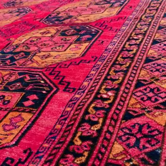 intact-kilim-ends-turkmen-carpet.jpg