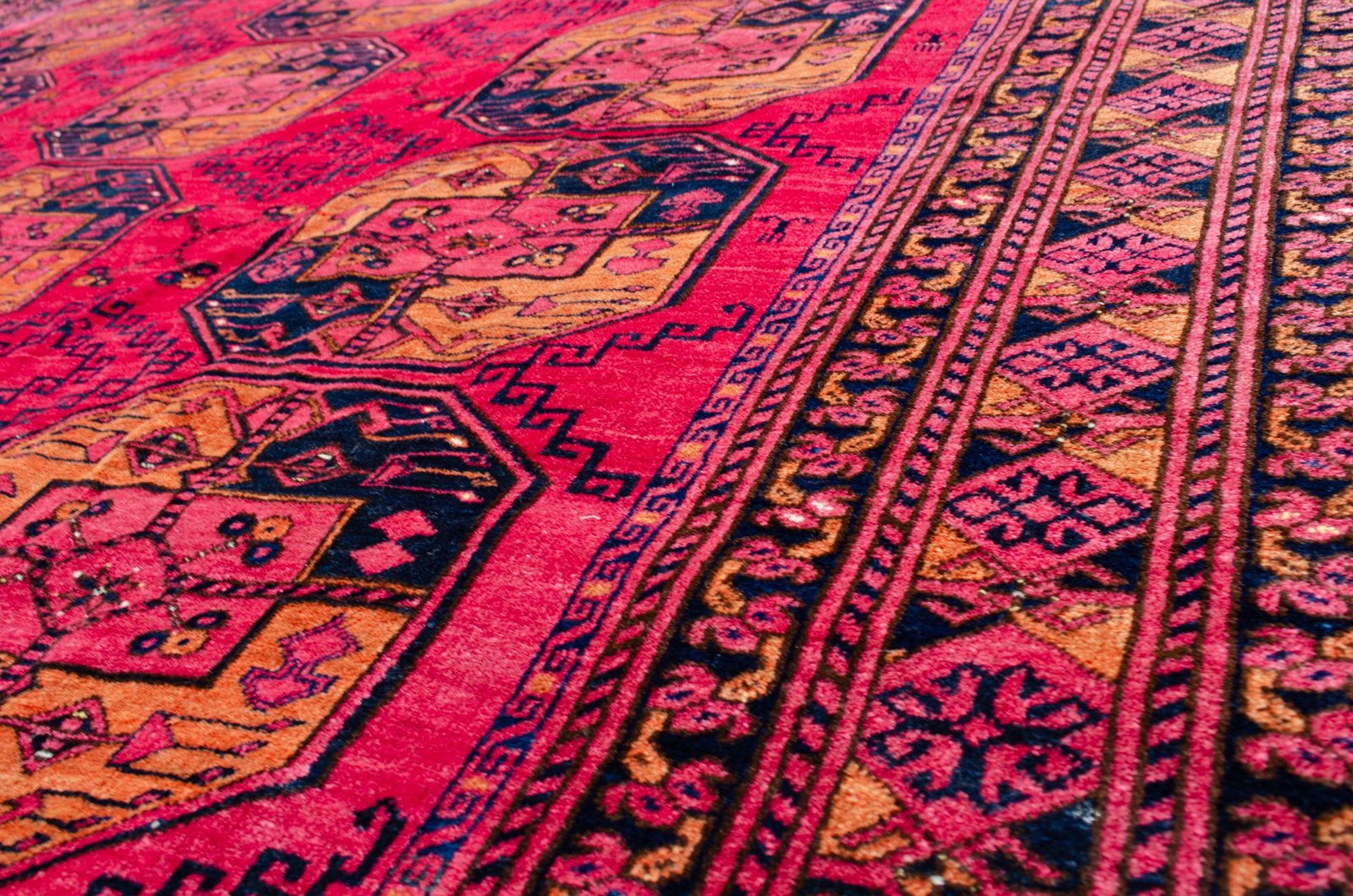 H402-Angle intact-kilim-ends-turkmen-carpet.jpg