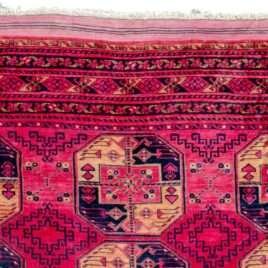 intact-kilim-ends-turkmen-carpet.jpg
