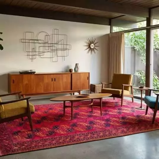 intact-kilim-ends-turkmen-carpet.jpg