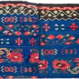 two-segment-construction-kilim-center-detail.jpg