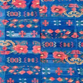 two-segment-construction-kilim-center-detail.jpg