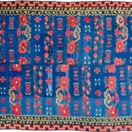 two-segment-construction-kilim-center-detail.jpg